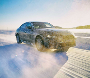 Berline électrique BMW i4 : puissance, autonomie et performances révélées
